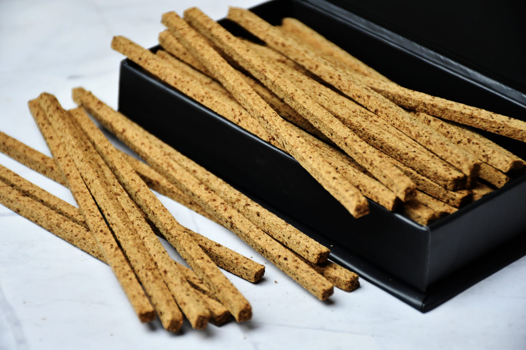 Self-Ignition Incense Tobacco- 60 Sticks  اعواد بخور ذاتي توباكو 60 عود